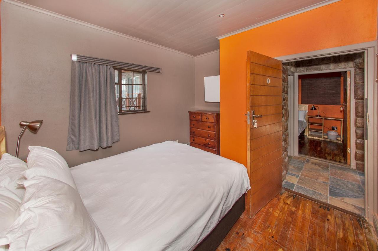 Lungile Backpackers Lodge Humewood エクステリア 写真