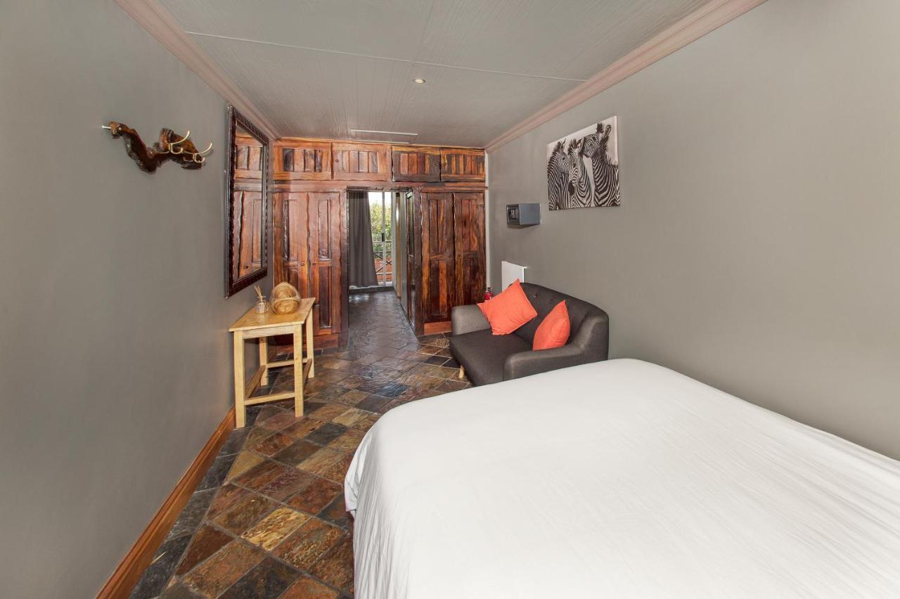 Lungile Backpackers Lodge Humewood エクステリア 写真